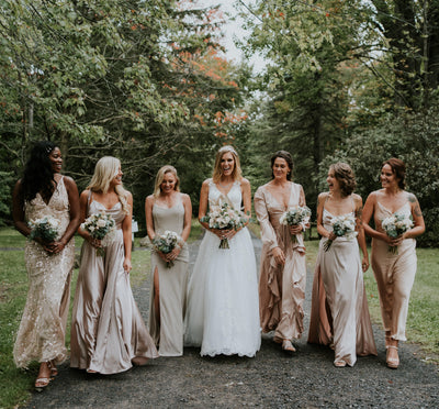 2025 Wedding Trend: Small Posy Bouquets with Monochrome and Mono-Bloom Style