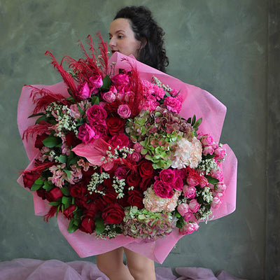 huge bouquet; luxury flower bouquet; roses ottawa
