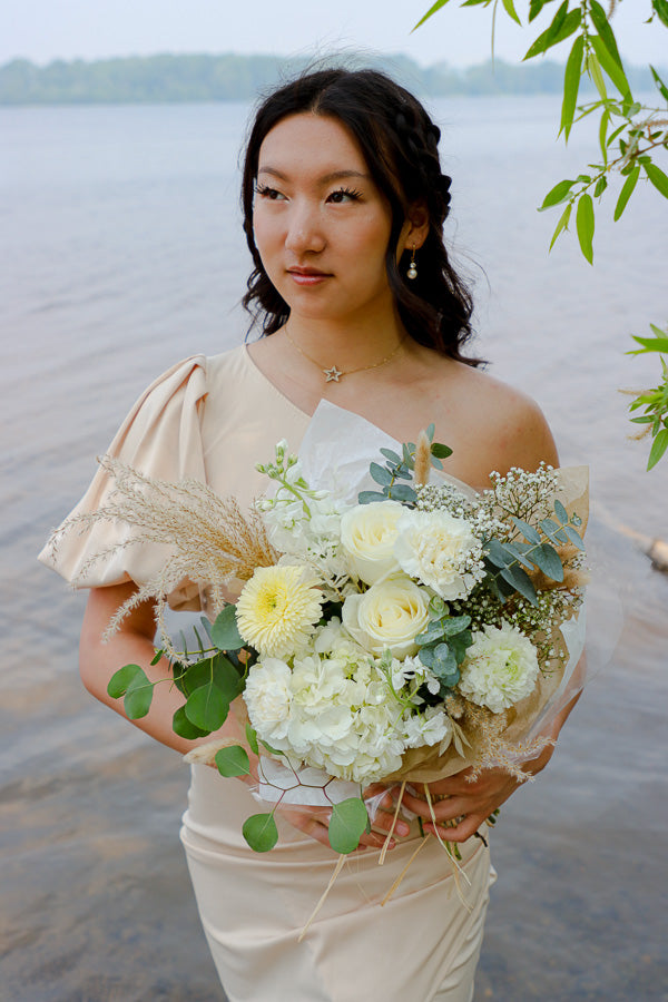 white flowers; white bouquet; elegant flowers; cream flowers; ottawa flower delivery; ottawa florist