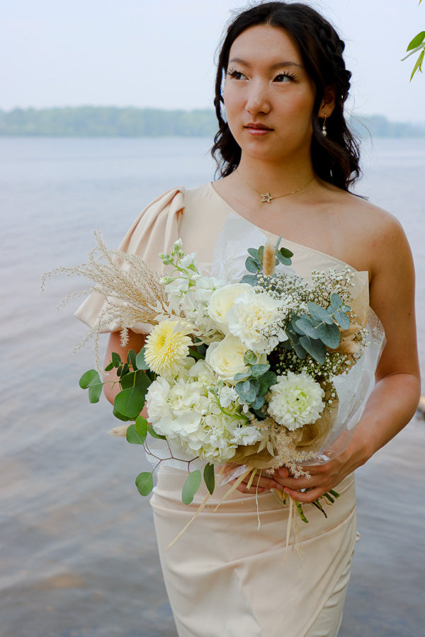 white flowers; white bouquet; elegant flowers; cream flowers; ottawa flower delivery; ottawa florist