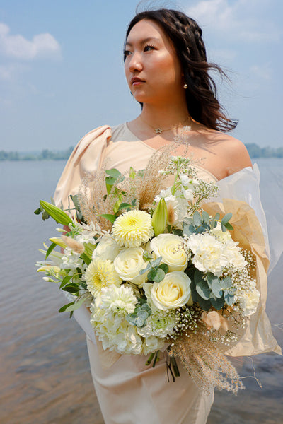 white flowers; white bouquet; elegant flowers; cream flowers; ottawa flower delivery; ottawa florist