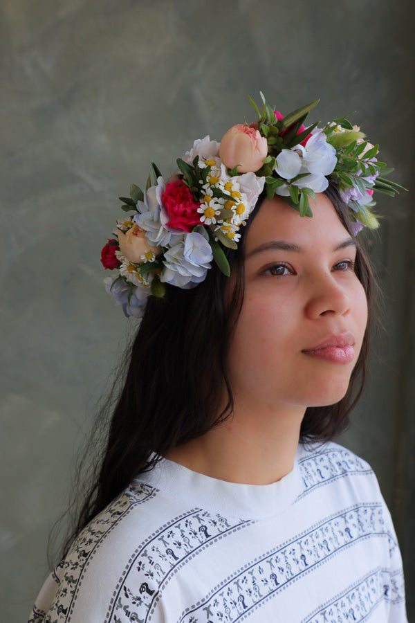 Woman wearing a floral headband