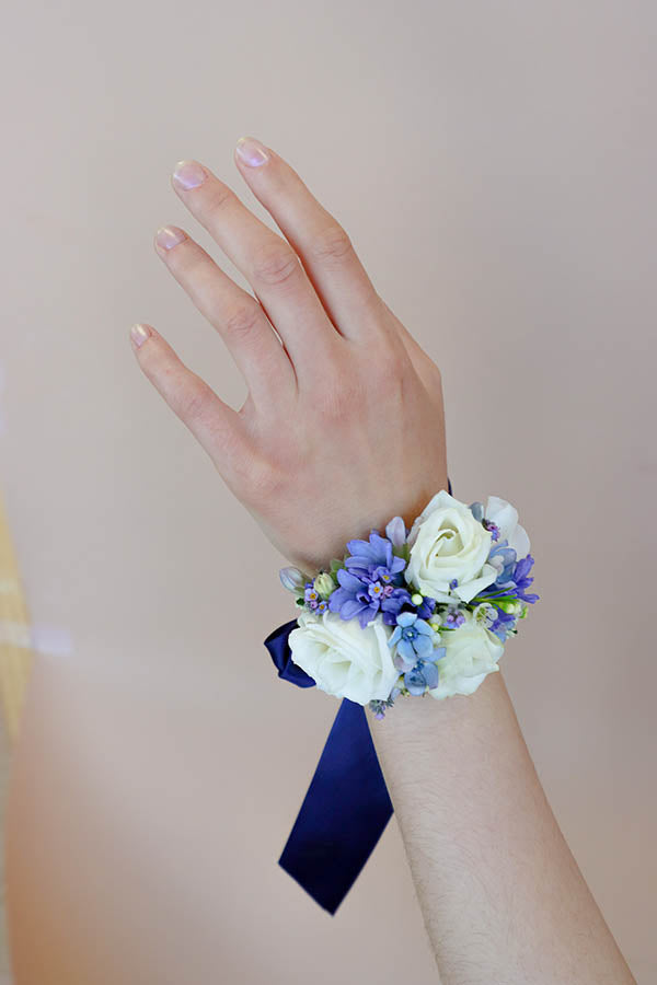 navy and white corsage; corsage ottawa; ottawa florist; corsage for prom; wedding corsage