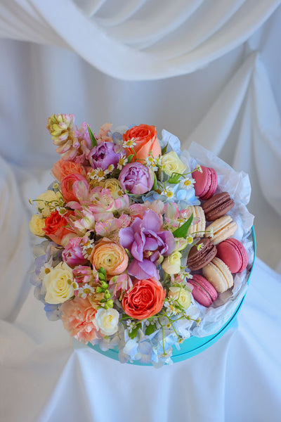 Tender Flower Macaron Box