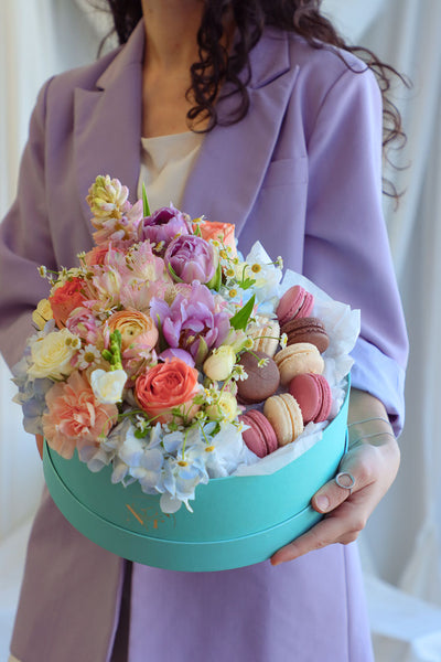 Tender Flower Macaron Box