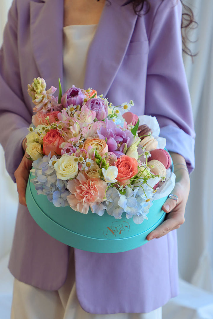 Tender Flower Macaron Box