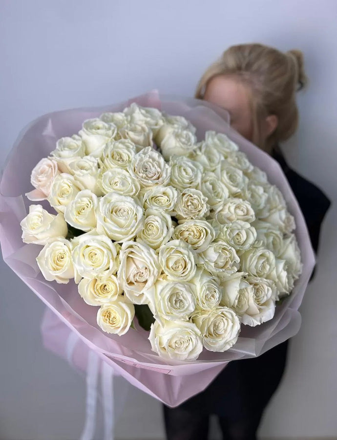 Pure love 50 white roses