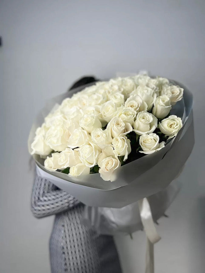 Pure love 50 white roses