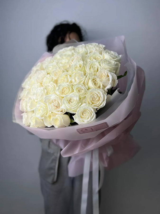 Pure love 50 white roses