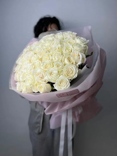 Pure love 50 white roses