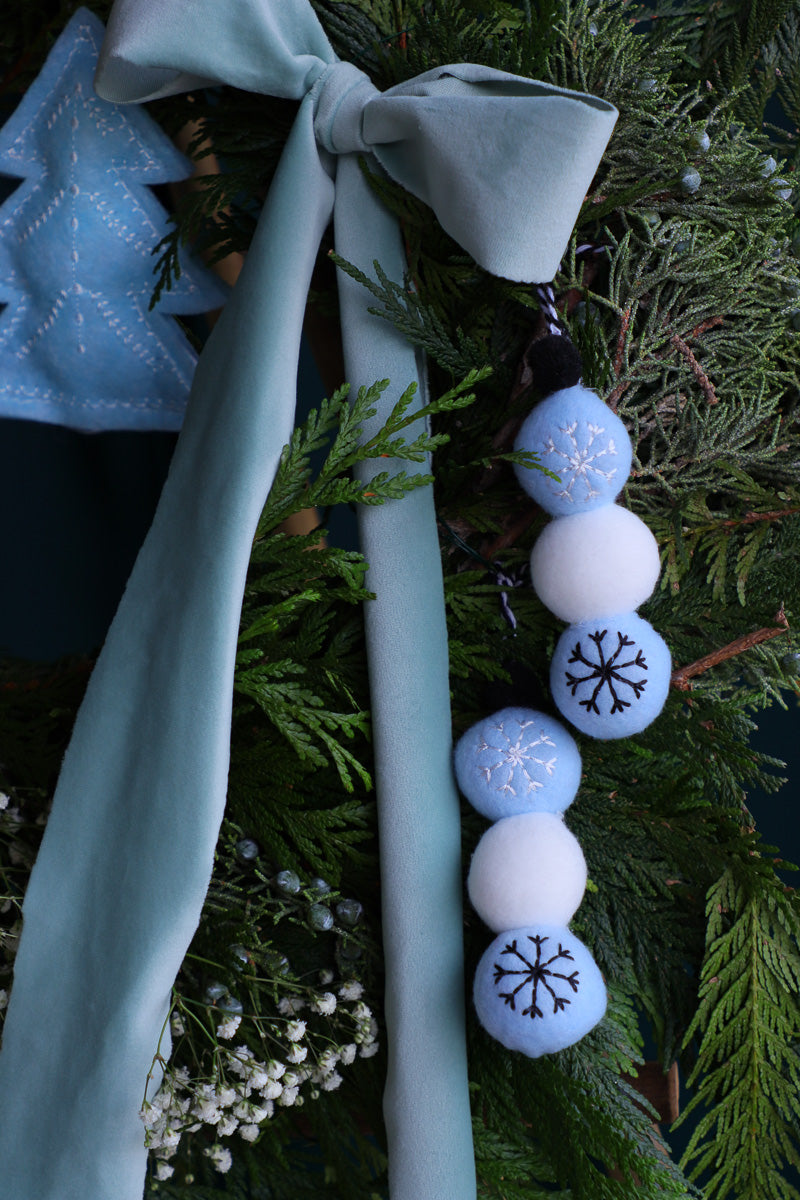 21" Miracle Wreath