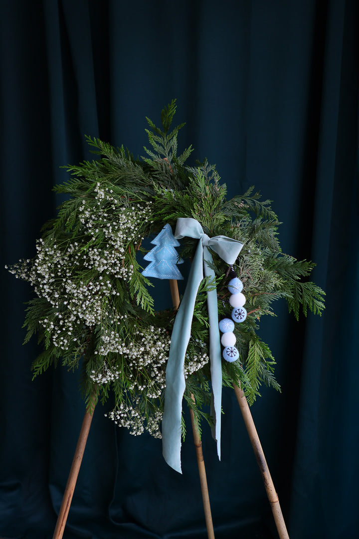 21" Miracle Wreath