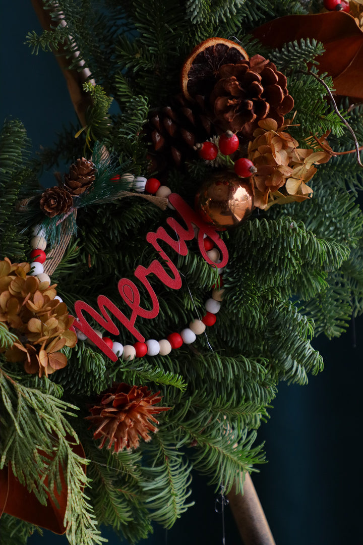 28" Grand Vintage Winter Wreath