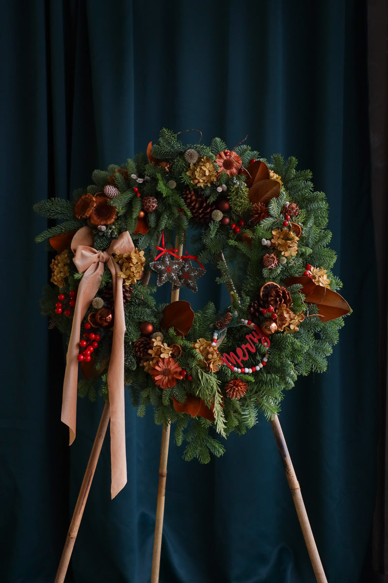 28" Grand Vintage Winter Wreath