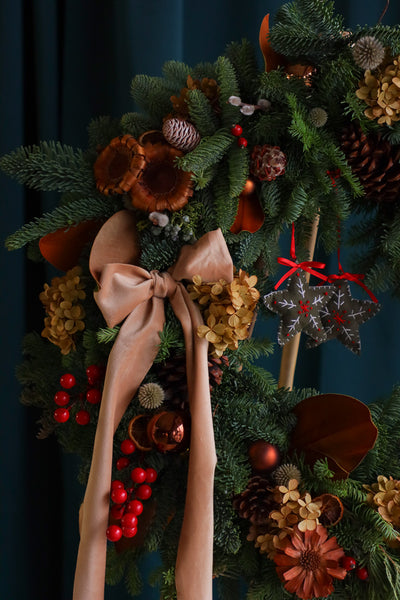 28" Grand Vintage Winter Wreath