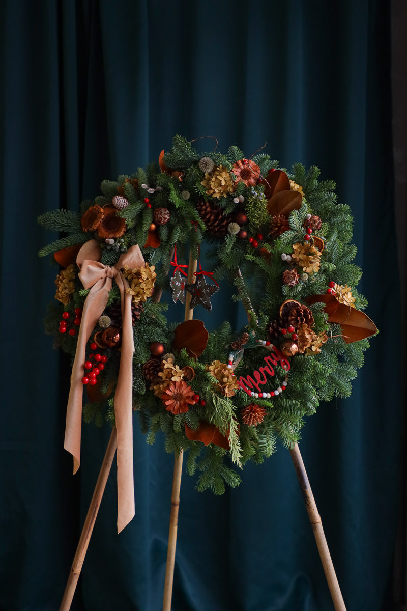 28" Grand Vintage Winter Wreath