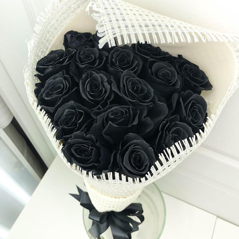 black roses bouquet