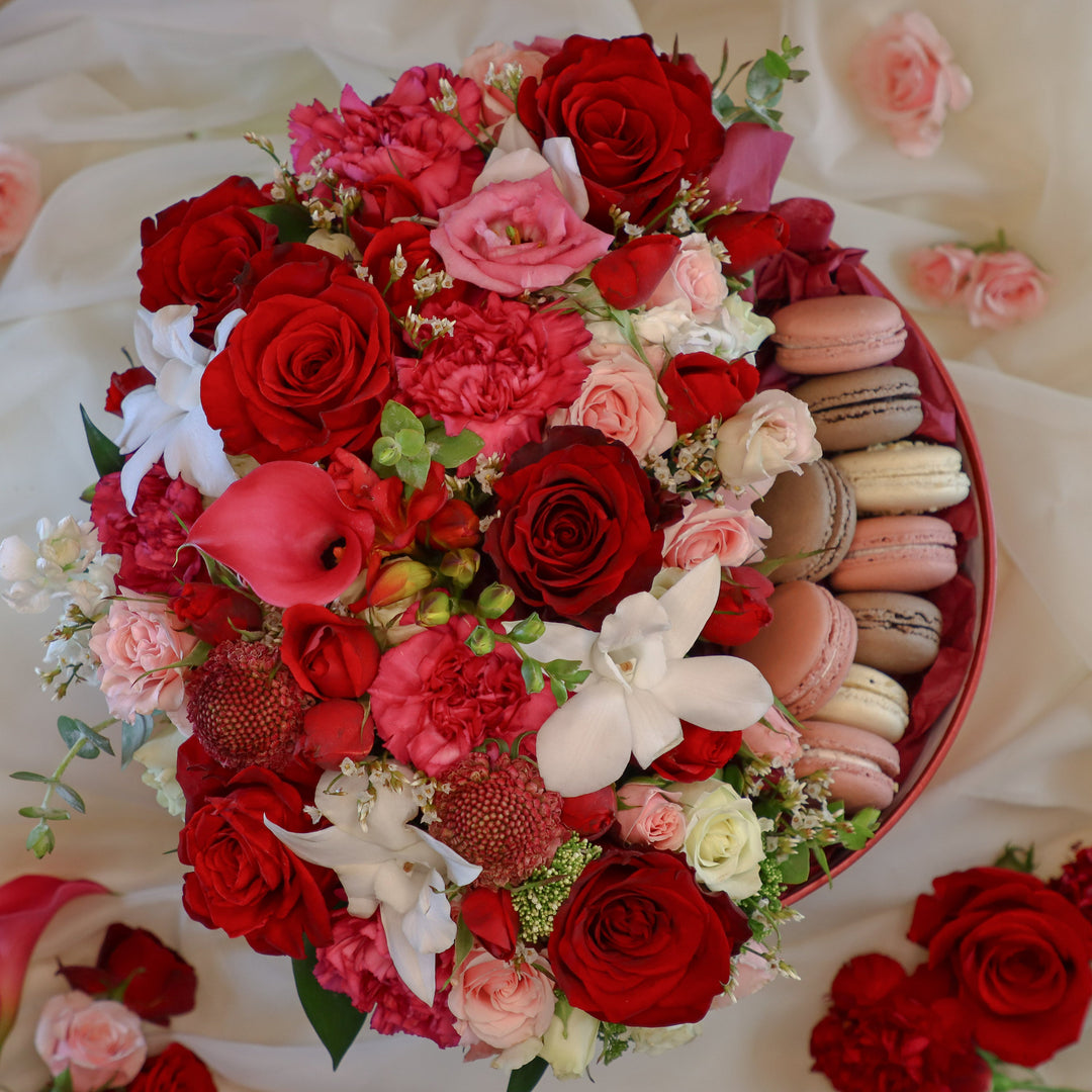 flowers in a box, flower macaron box, red flowers, romantic bouquet, romantic flowers