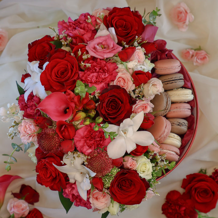 flowers in a box, flower macaron box, red flowers, romantic bouquet, romantic flowers