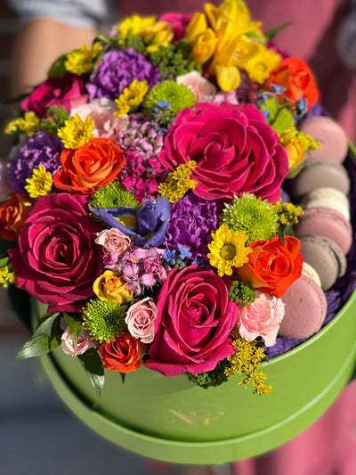 flowers in a box, flower macaron box, bright flowers, flower gift, flowers in ottawa