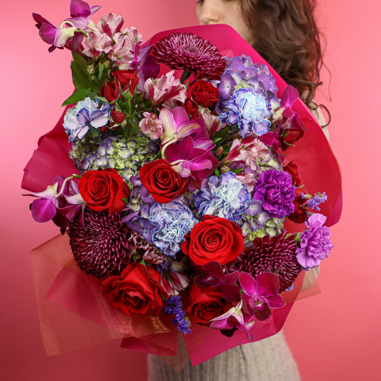 big bouquet; expensive flowers; big romantic bouquet; valentines day flower gift