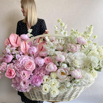 luxurious vip flowers; luxurious giant flower basket