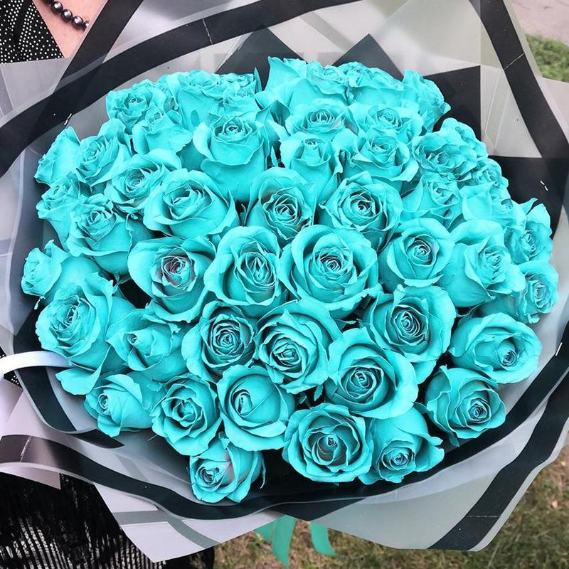 tiffany blue roses; turquoise roses