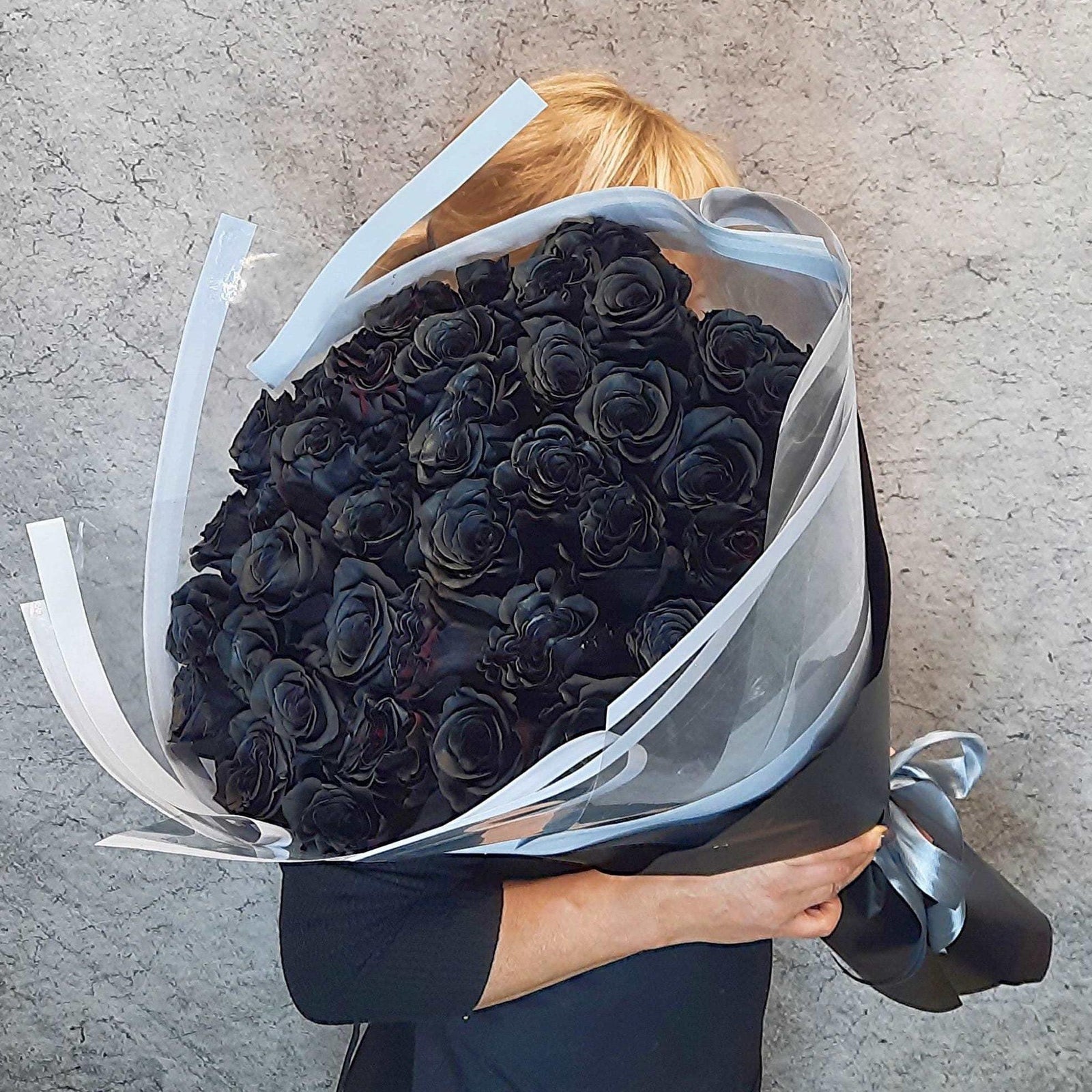 black roses bouquet